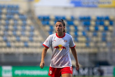 Renovação da meio-campista Karol Bermúdez