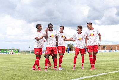 Mais uma goleada bragantina na Copinha