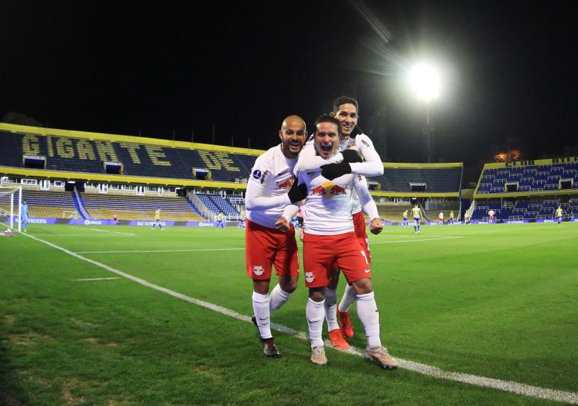 Hat-trick de Artur e vitória do Braga na Argentina