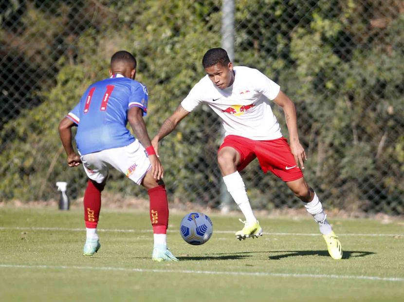 Aspirantes em campo