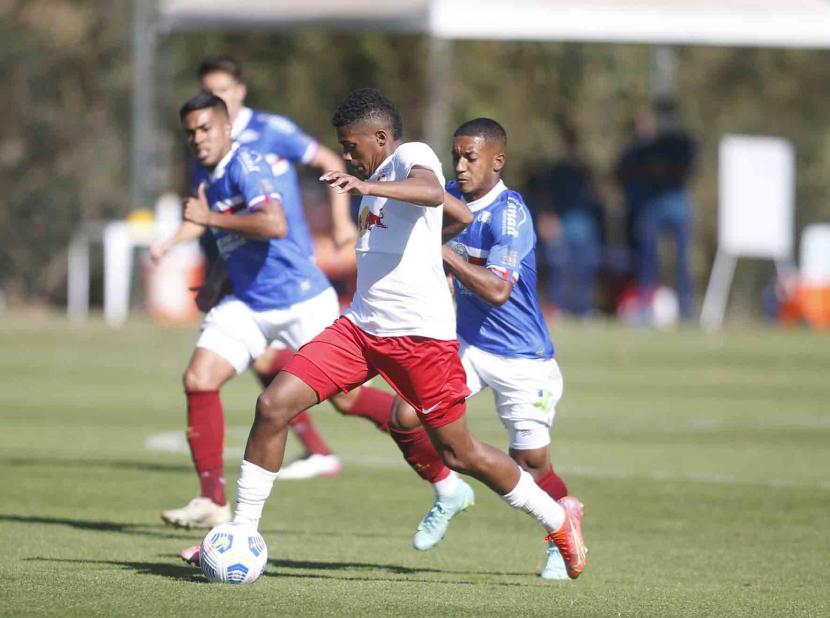 Vitória dos Juniores e derrota dos Aspirantes