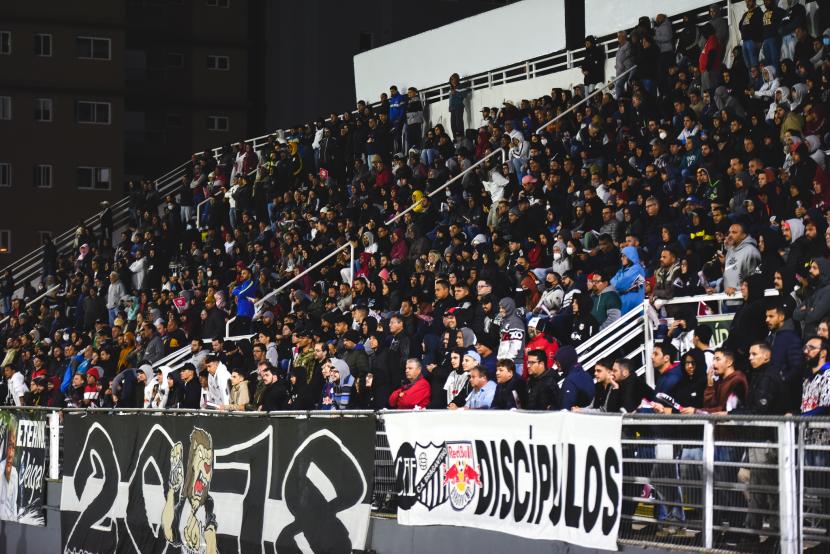 INGRESSOS: JOGO CONTRA O ESTUDIANTES