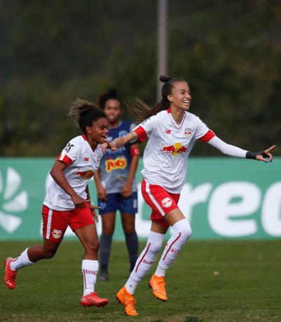 100% de aproveitamento no Paulista Feminino