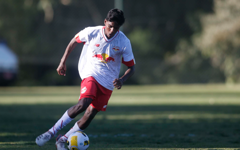 Base joga em casa pelo Estadual