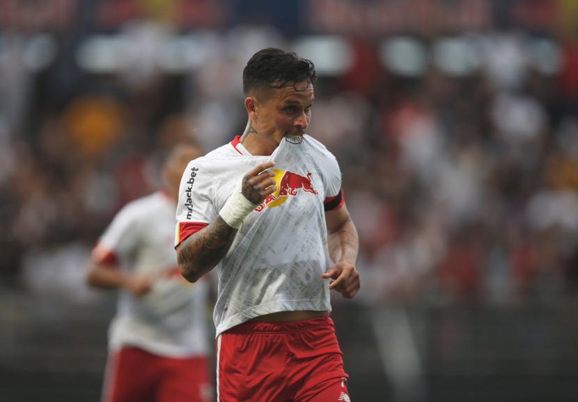 Vitória na estreia do Paulista