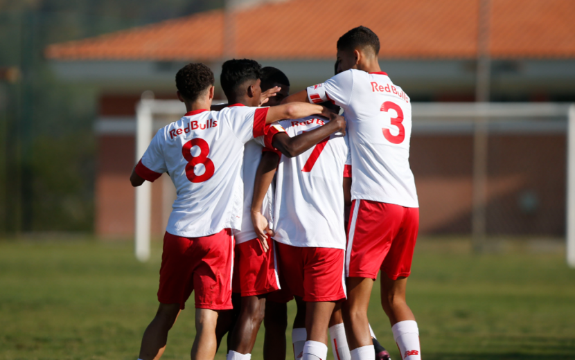 Sub-17 avança na Copa FAM