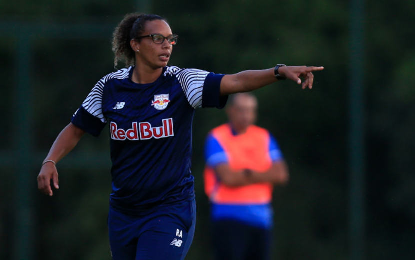 Pelo acesso à primeira divisão