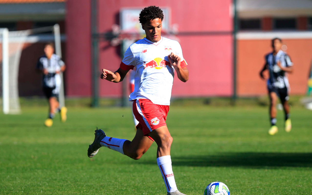 Base em campo no Estadual