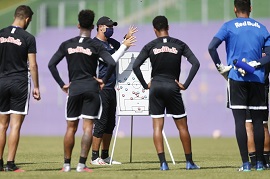 Red Bull Bragantino encara o Botafogo