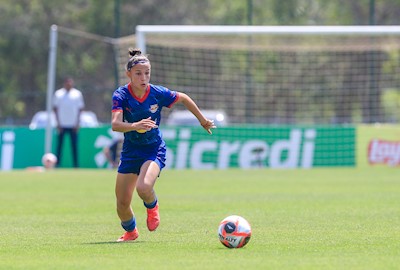 Renovação da lateral Tamires Oliveira