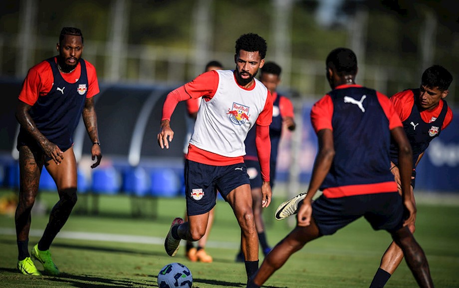 Melhore sua marcação e desarme no Futebol