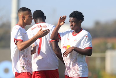 Goleada, belos gols e classificação