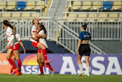 Bragantinas na semi!