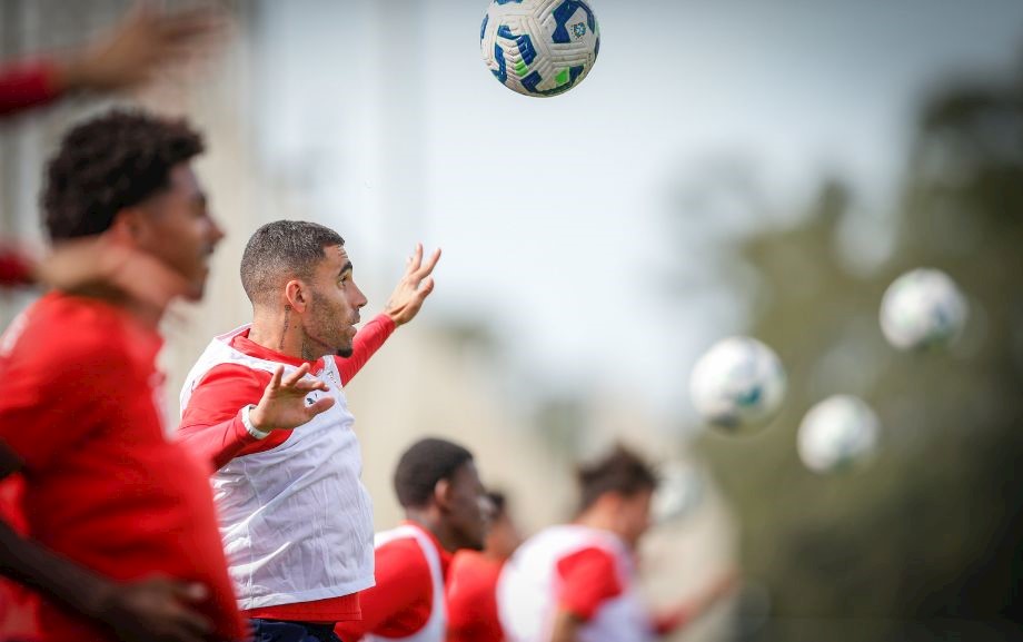 Bola de futebol de campo: saiba tudo sobre ela!