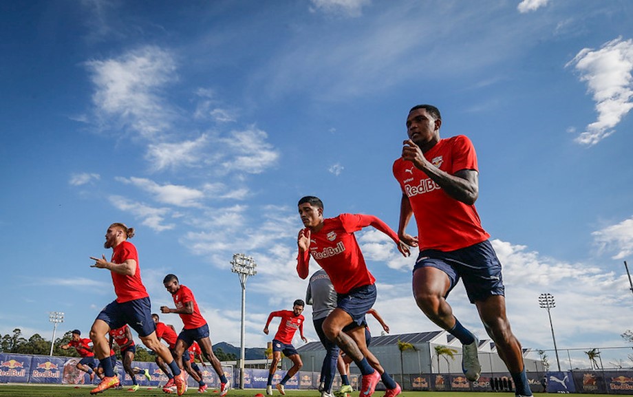 Agilidade e Velocidade: Treinamentos Essenciais para Jogadores de Futebol