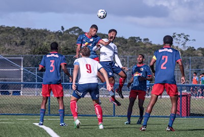 Sub-17 goleia pelo Brasileirão