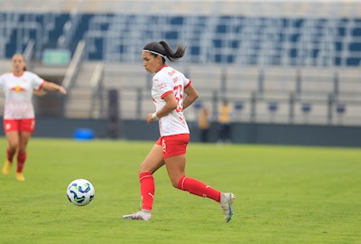 Renovação da atacante Gaby Santos