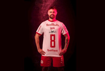 Eduardo Sasha, camisa 8!
