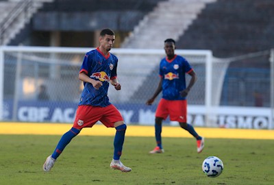 Sub-20 em atividade no estadual