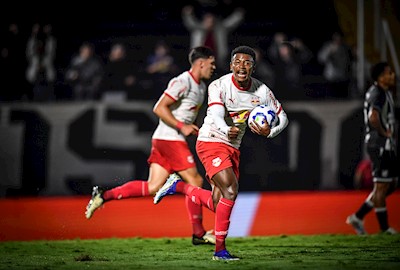 No coração do Braga, com Eric Ramires 