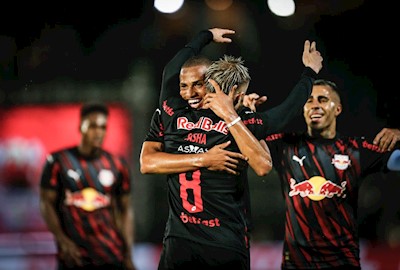 Vitória e liderança!