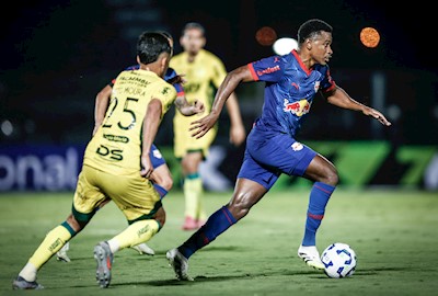 Um ponto fora de casa