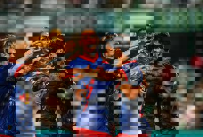 TRÊS PONTOS NA ESTREIA