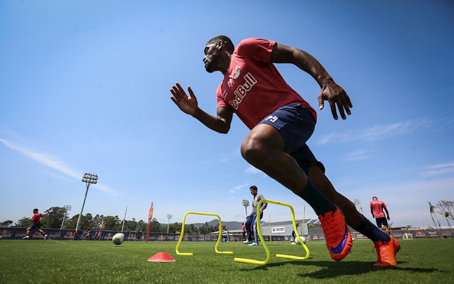 Exercícios que todo jogador de futebol tem que fazer